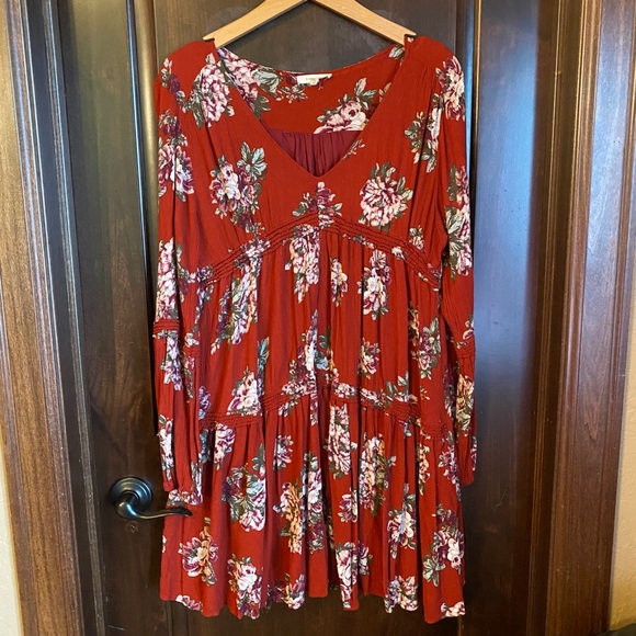 Gilli Dresses & Skirts - {Gilli} red floral tier boho mini dress